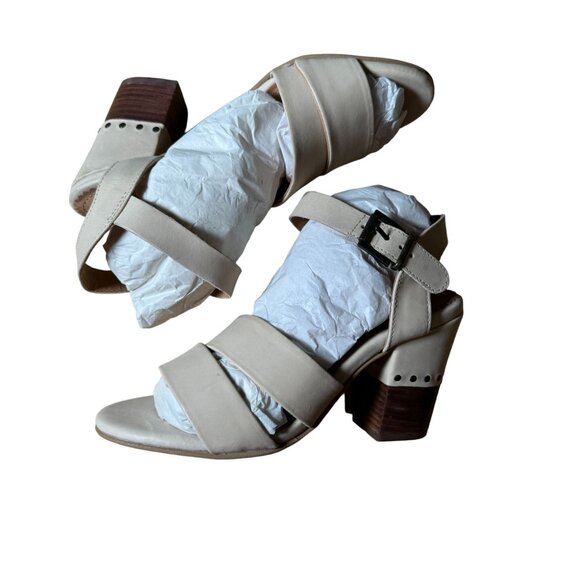 Crevo Bone Leather Sienna High Heel Stud Sandal Size 6.5 NWT - Picture 4 of 7